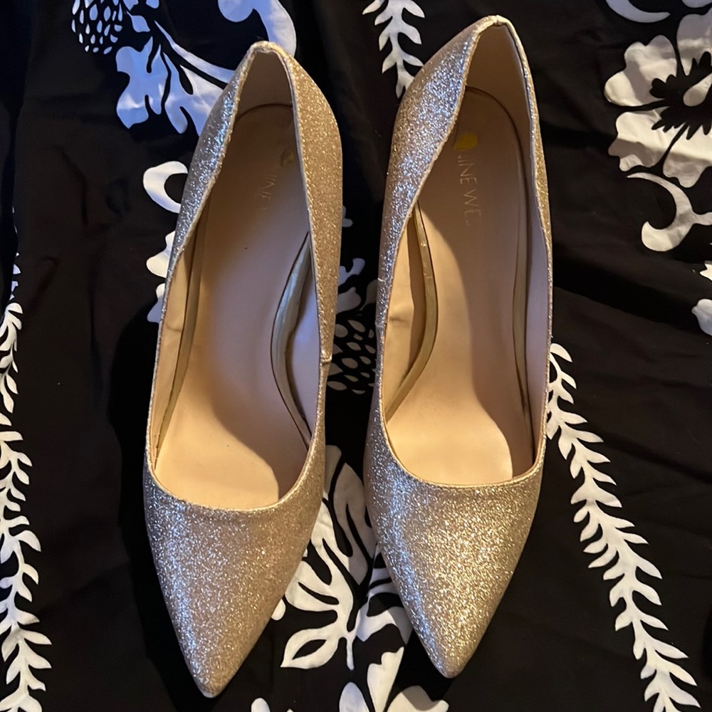 Nine West Gold Glitter Pumps Size 9